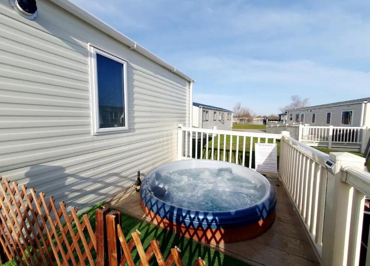 15 Kestrel Close Hot Tub Retreat Tattershall Ngoại thất bức ảnh